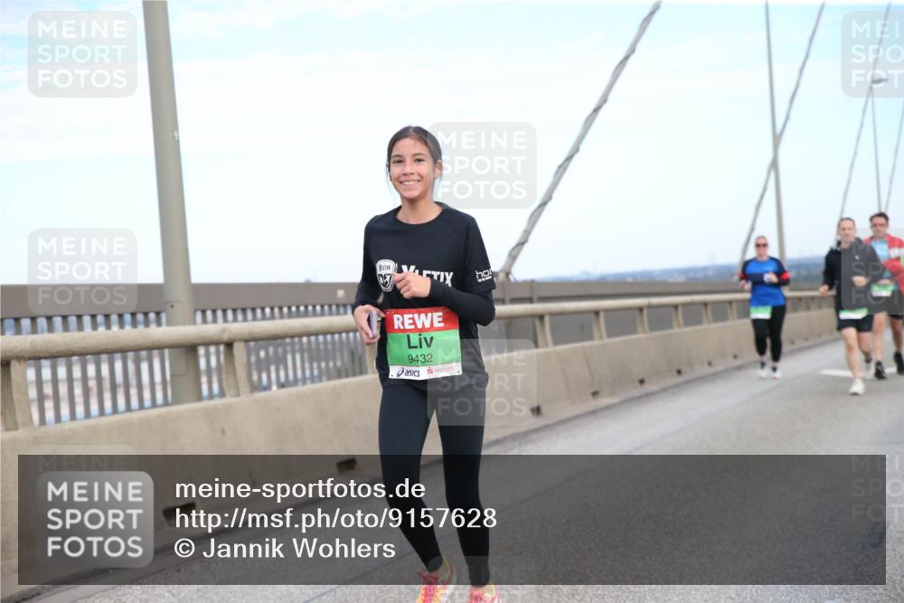 03.10.2025 - Köhlbrandbrückenlauf Jannik Wohlers http://msf.ph/oto/9157628 03.10.2025 15:39:39 Position 1 9432 meine-sportfotos.de
