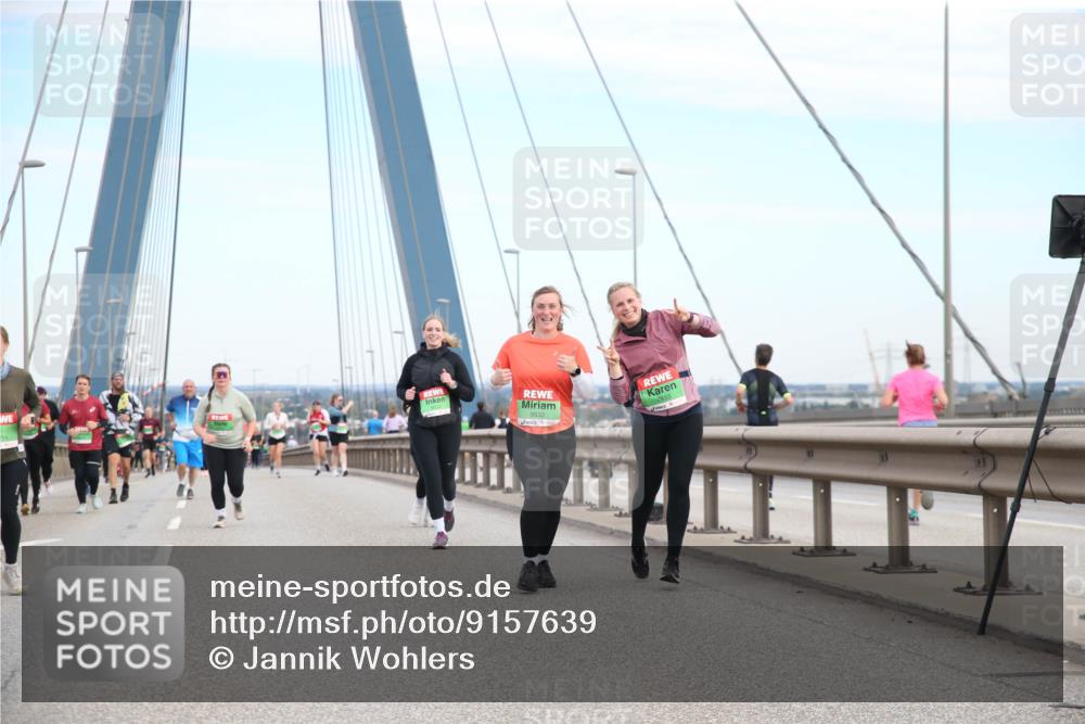 03.10.2025 - Köhlbrandbrückenlauf Jannik Wohlers http://msf.ph/oto/9157639 03.10.2025 15:39:45 Position 1 9532 meine-sportfotos.de