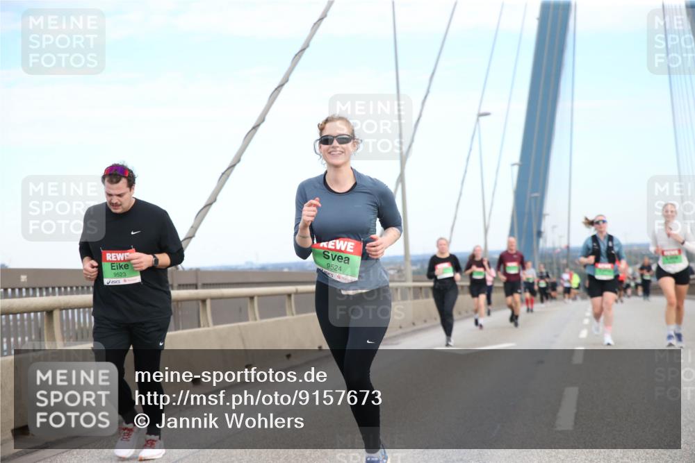 03.10.2025 - Köhlbrandbrückenlauf Jannik Wohlers http://msf.ph/oto/9157673 03.10.2025 15:39:59 Position 1 9523, 800, 9524 meine-sportfotos.de