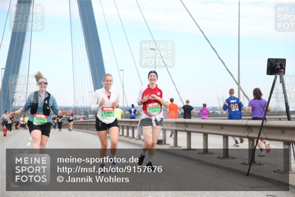 03.10.2025 - Köhlbrandbrückenlauf Jannik Wohlers http://msf.ph/oto/9157676 03.10.2025 15:40:01 Position 1 8741, 9336, 9335, 199 meine-sportfotos.de