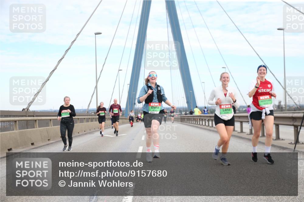 03.10.2025 - Köhlbrandbrückenlauf Jannik Wohlers http://msf.ph/oto/9157680 03.10.2025 15:40:03 Position 1 8741, 9336 meine-sportfotos.de