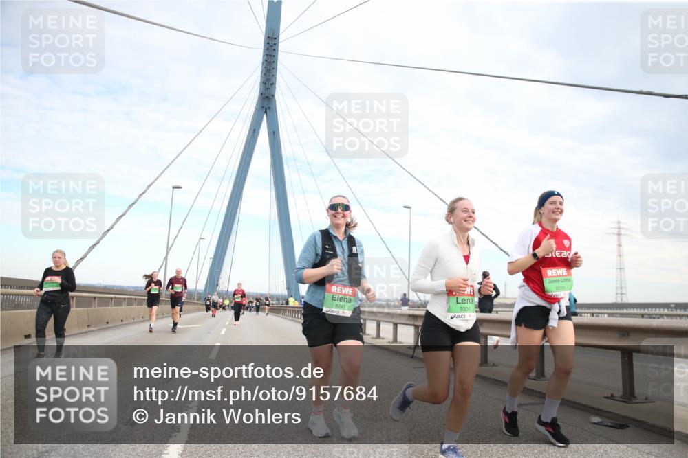 03.10.2025 - Köhlbrandbrückenlauf Jannik Wohlers http://msf.ph/oto/9157684 03.10.2025 15:40:04 Position 1 8741, 9336, 9335 meine-sportfotos.de