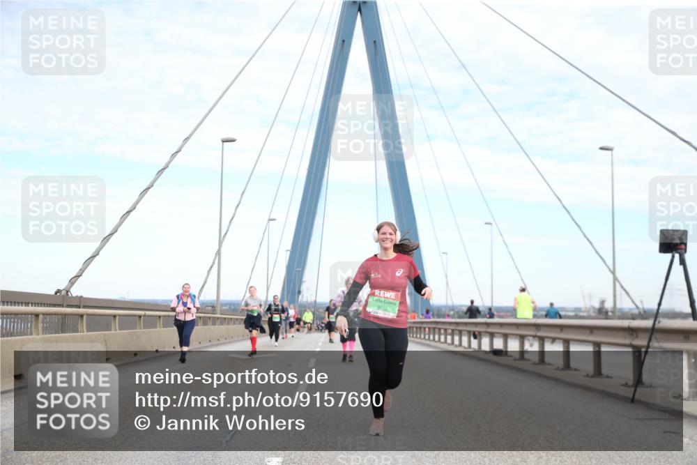 03.10.2025 - Köhlbrandbrückenlauf Jannik Wohlers http://msf.ph/oto/9157690 03.10.2025 15:40:10 Position 1 9233 meine-sportfotos.de