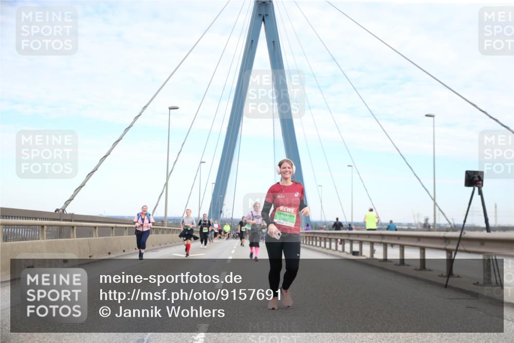 03.10.2025 - Köhlbrandbrückenlauf Jannik Wohlers http://msf.ph/oto/9157691 03.10.2025 15:40:11 Position 1 9233 meine-sportfotos.de
