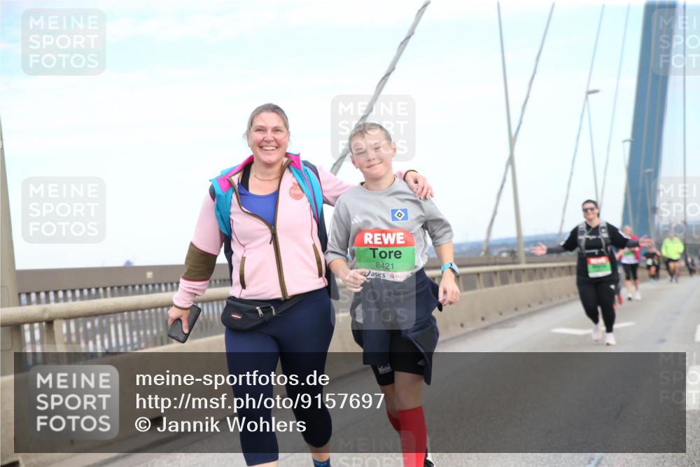 03.10.2025 - Köhlbrandbrückenlauf Jannik Wohlers http://msf.ph/oto/9157697 03.10.2025 15:40:15 Position 1 8421 meine-sportfotos.de