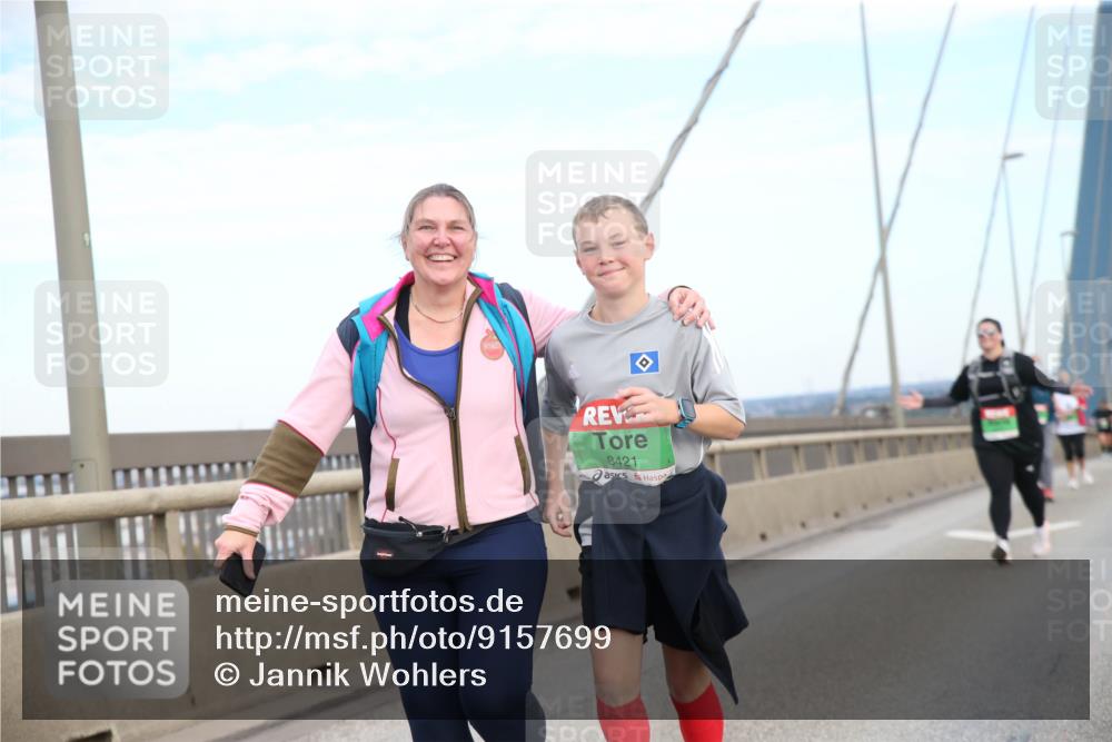03.10.2025 - Köhlbrandbrückenlauf Jannik Wohlers http://msf.ph/oto/9157699 03.10.2025 15:40:15 Position 1 8421 meine-sportfotos.de