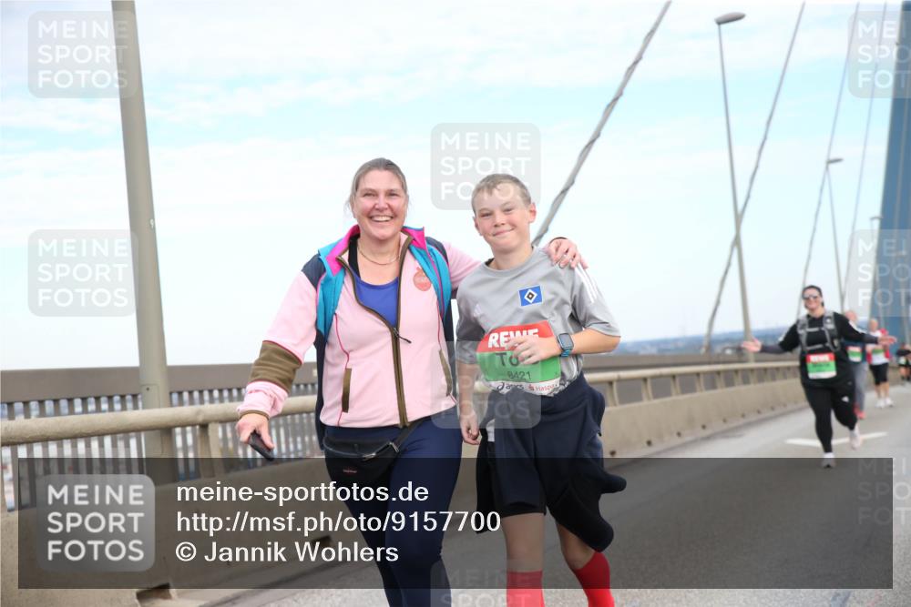 03.10.2025 - Köhlbrandbrückenlauf Jannik Wohlers http://msf.ph/oto/9157700 03.10.2025 15:40:15 Position 1 8421 meine-sportfotos.de