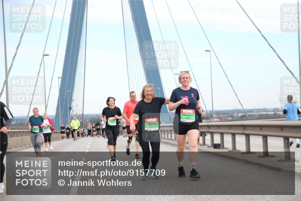 03.10.2025 - Köhlbrandbrückenlauf Jannik Wohlers http://msf.ph/oto/9157709 03.10.2025 15:40:17 Position 1 8431, 8405 meine-sportfotos.de