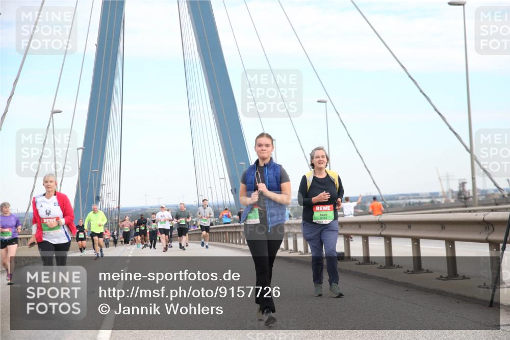 03.10.2025 - Köhlbrandbrückenlauf Jannik Wohlers http://msf.ph/oto/9157726 03.10.2025 15:40:24 Position 1 9684 meine-sportfotos.de