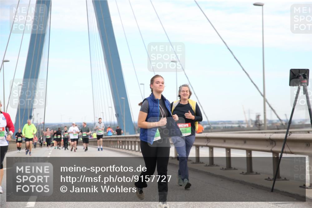 03.10.2025 - Köhlbrandbrückenlauf Jannik Wohlers http://msf.ph/oto/9157727 03.10.2025 15:40:24 Position 1 9684 meine-sportfotos.de