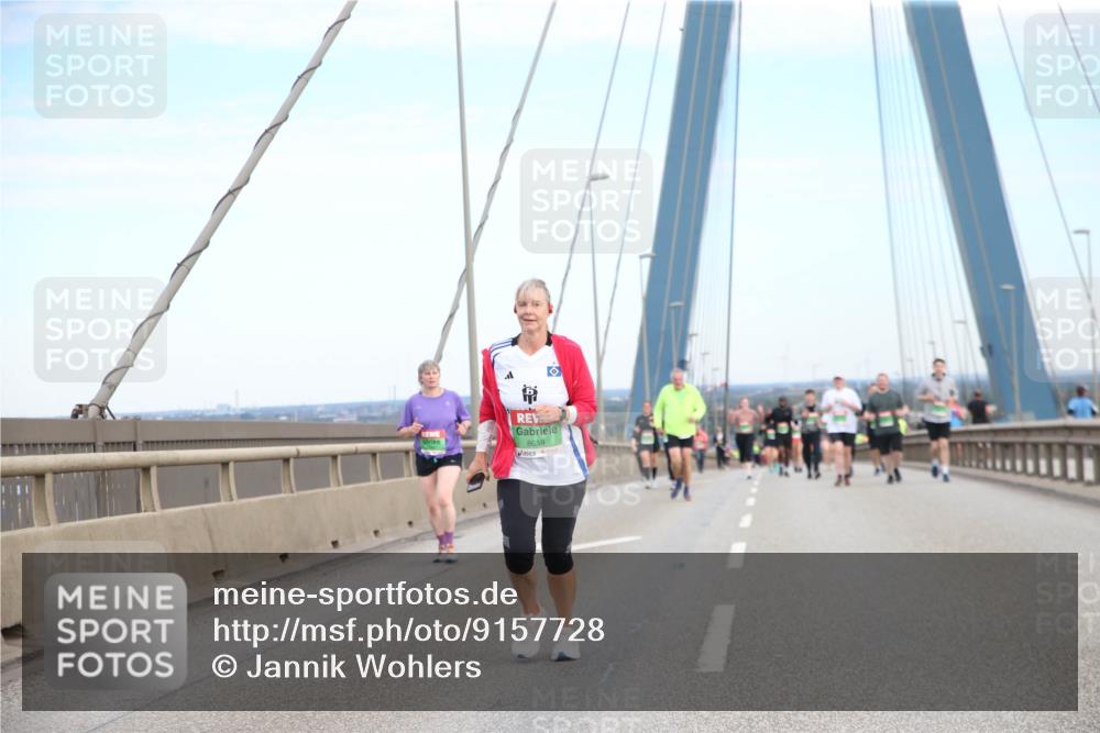 03.10.2025 - Köhlbrandbrückenlauf Jannik Wohlers http://msf.ph/oto/9157728 03.10.2025 15:40:25 Position 1 8659 meine-sportfotos.de