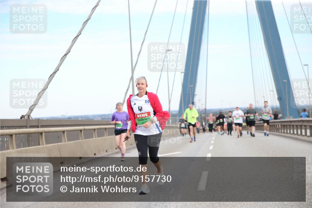 03.10.2025 - Köhlbrandbrückenlauf Jannik Wohlers http://msf.ph/oto/9157730 03.10.2025 15:40:25 Position 1 8650 meine-sportfotos.de