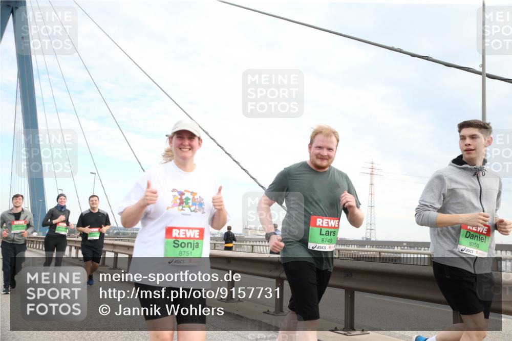 03.10.2025 - Köhlbrandbrückenlauf Jannik Wohlers http://msf.ph/oto/9157731 03.10.2025 15:40:39 Position 1 8751, 8749, 8750 meine-sportfotos.de