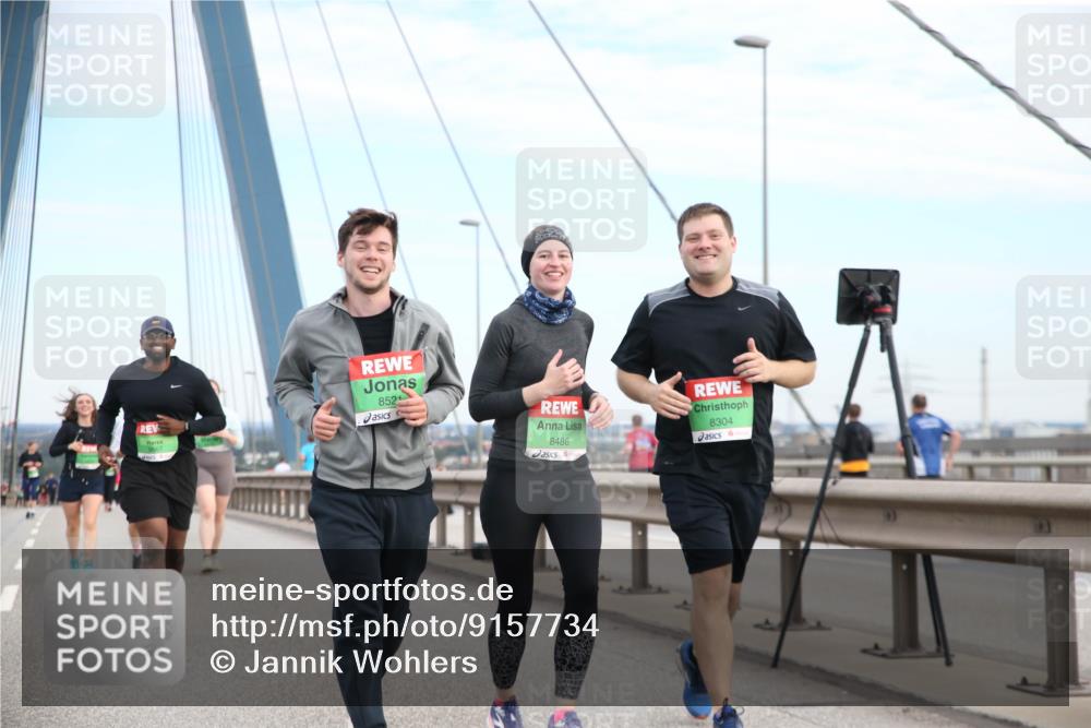 03.10.2025 - Köhlbrandbrückenlauf Jannik Wohlers http://msf.ph/oto/9157734 03.10.2025 15:40:41 Position 1 8521, 8486, 8304 meine-sportfotos.de