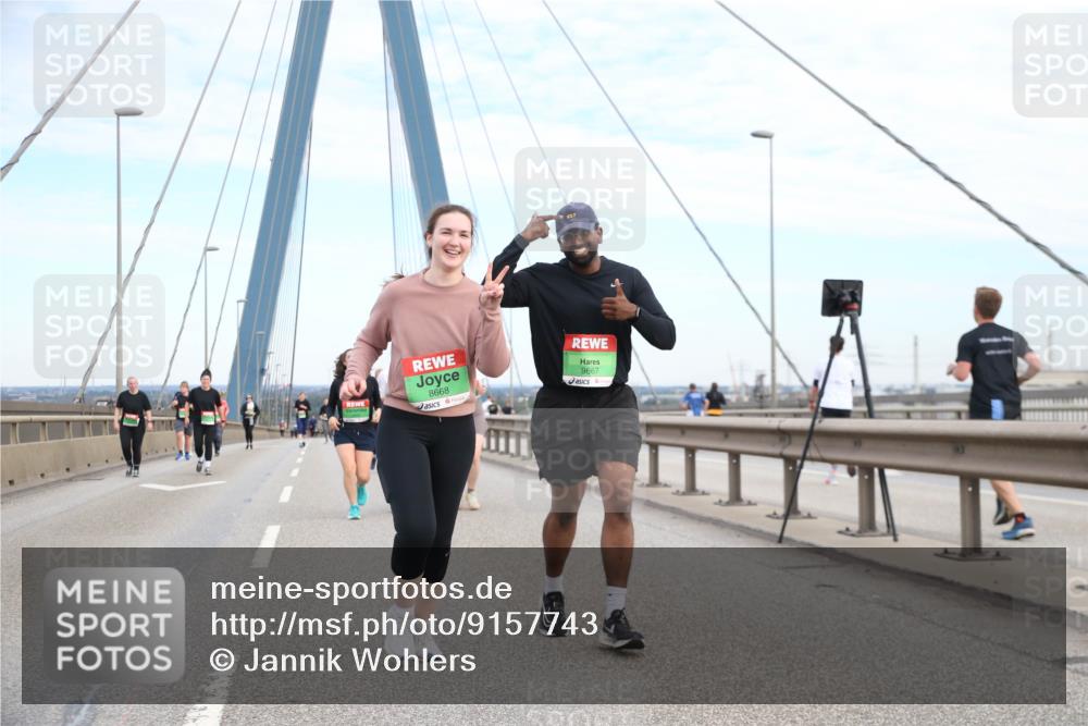 03.10.2025 - Köhlbrandbrückenlauf Jannik Wohlers http://msf.ph/oto/9157743 03.10.2025 15:40:43 Position 1 237, 9667, 8668 meine-sportfotos.de