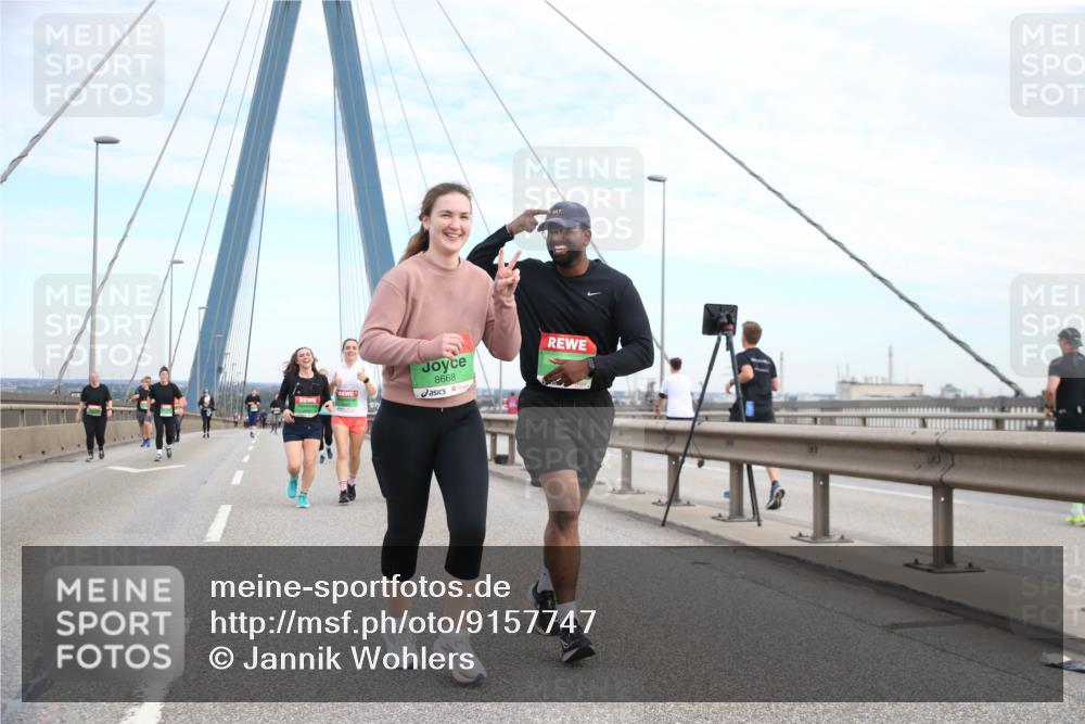 03.10.2025 - Köhlbrandbrückenlauf Jannik Wohlers http://msf.ph/oto/9157747 03.10.2025 15:40:44 Position 1 8668 meine-sportfotos.de