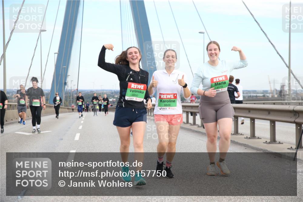 03.10.2025 - Köhlbrandbrückenlauf Jannik Wohlers http://msf.ph/oto/9157750 03.10.2025 15:40:46 Position 1 8850, 8849, 8573 meine-sportfotos.de