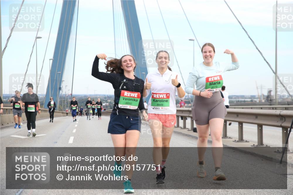 03.10.2025 - Köhlbrandbrückenlauf Jannik Wohlers http://msf.ph/oto/9157751 03.10.2025 15:40:46 Position 1 8850, 8849, 8573 meine-sportfotos.de