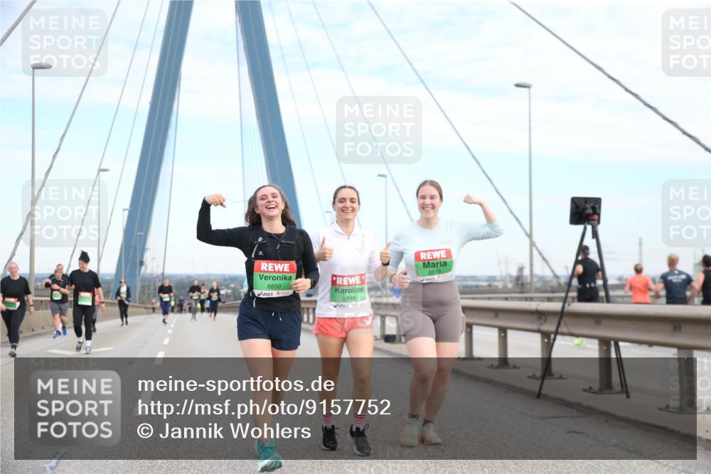 03.10.2025 - Köhlbrandbrückenlauf Jannik Wohlers http://msf.ph/oto/9157752 03.10.2025 15:40:46 Position 1 8850, 8849, 8573 meine-sportfotos.de