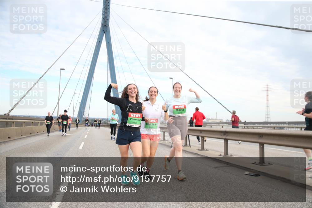 03.10.2025 - Köhlbrandbrückenlauf Jannik Wohlers http://msf.ph/oto/9157757 03.10.2025 15:40:47 Position 1 8850, 8849, 8573 meine-sportfotos.de