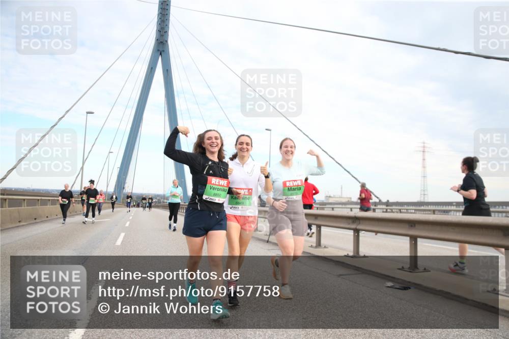 03.10.2025 - Köhlbrandbrückenlauf Jannik Wohlers http://msf.ph/oto/9157758 03.10.2025 15:40:47 Position 1 8850, 8849, 8573 meine-sportfotos.de