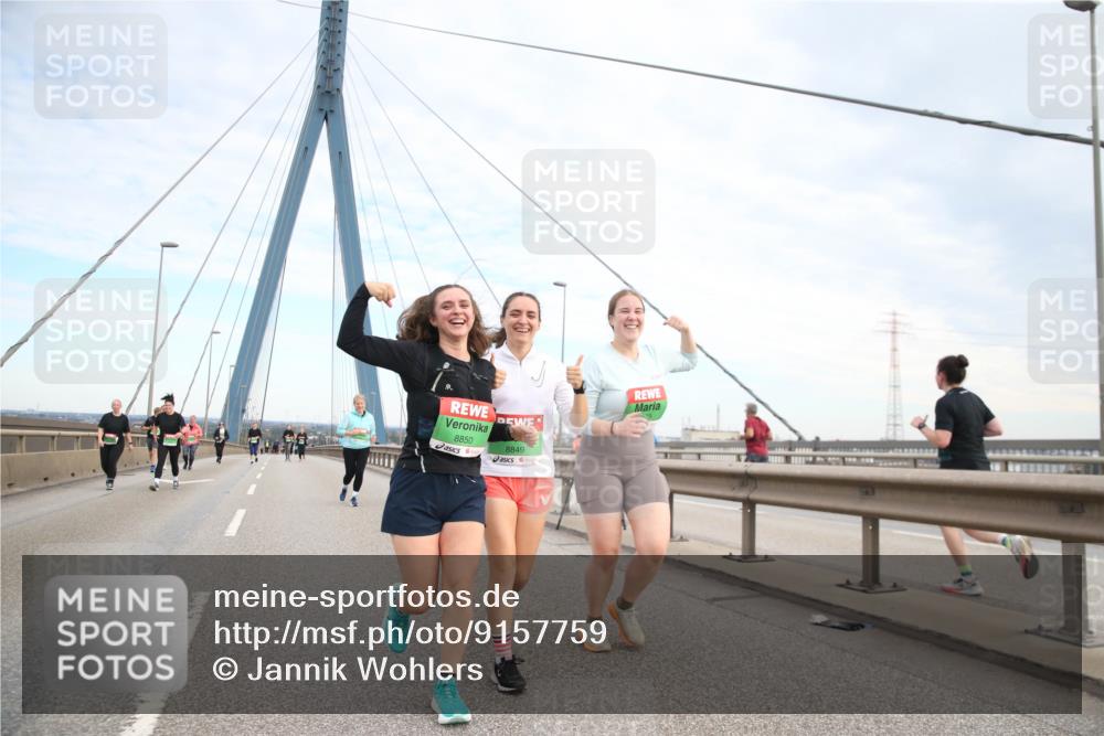 03.10.2025 - Köhlbrandbrückenlauf Jannik Wohlers http://msf.ph/oto/9157759 03.10.2025 15:40:47 Position 1 8850, 8849 meine-sportfotos.de