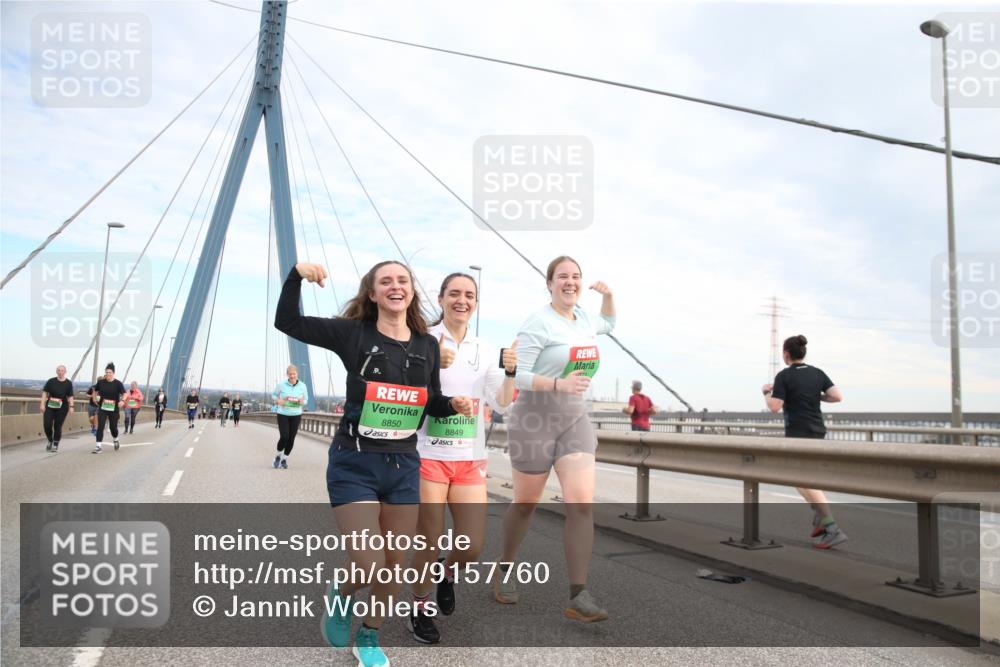 03.10.2025 - Köhlbrandbrückenlauf Jannik Wohlers http://msf.ph/oto/9157760 03.10.2025 15:40:47 Position 1 8850, 8849 meine-sportfotos.de