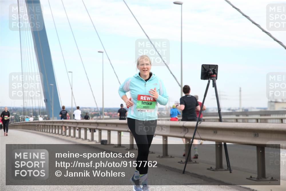 03.10.2025 - Köhlbrandbrückenlauf Jannik Wohlers http://msf.ph/oto/9157762 03.10.2025 15:40:50 Position 1 8500 meine-sportfotos.de