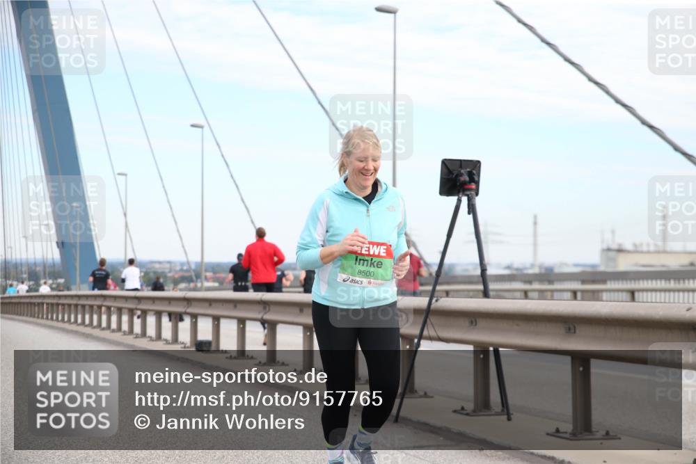 03.10.2025 - Köhlbrandbrückenlauf Jannik Wohlers http://msf.ph/oto/9157765 03.10.2025 15:40:50 Position 1 8500 meine-sportfotos.de
