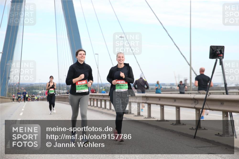 03.10.2025 - Köhlbrandbrückenlauf Jannik Wohlers http://msf.ph/oto/9157786 03.10.2025 15:41:00 Position 1 8515, 8527 meine-sportfotos.de