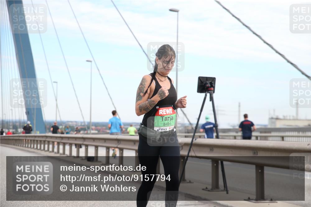 03.10.2025 - Köhlbrandbrückenlauf Jannik Wohlers http://msf.ph/oto/9157794 03.10.2025 15:41:06 Position 1 8494 meine-sportfotos.de