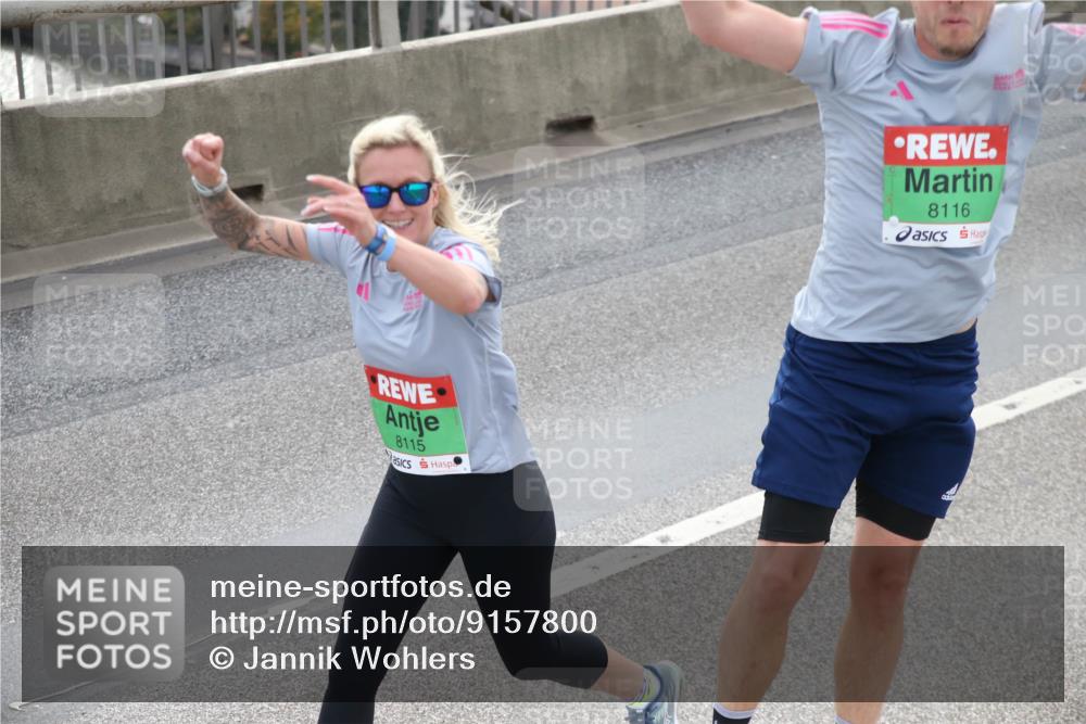 03.10.2025 - Köhlbrandbrückenlauf Jannik Wohlers http://msf.ph/oto/9157800 03.10.2025 15:54:13 Position 1 8115, 8116 meine-sportfotos.de