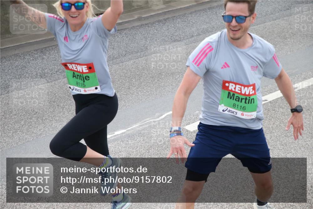 03.10.2025 - Köhlbrandbrückenlauf Jannik Wohlers http://msf.ph/oto/9157802 03.10.2025 15:54:13 Position 1 8115, 8116 meine-sportfotos.de