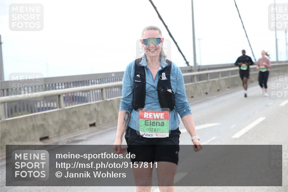 03.10.2025 - Köhlbrandbrückenlauf Jannik Wohlers http://msf.ph/oto/9157811 03.10.2025 16:09:23 Position 1 8741 meine-sportfotos.de