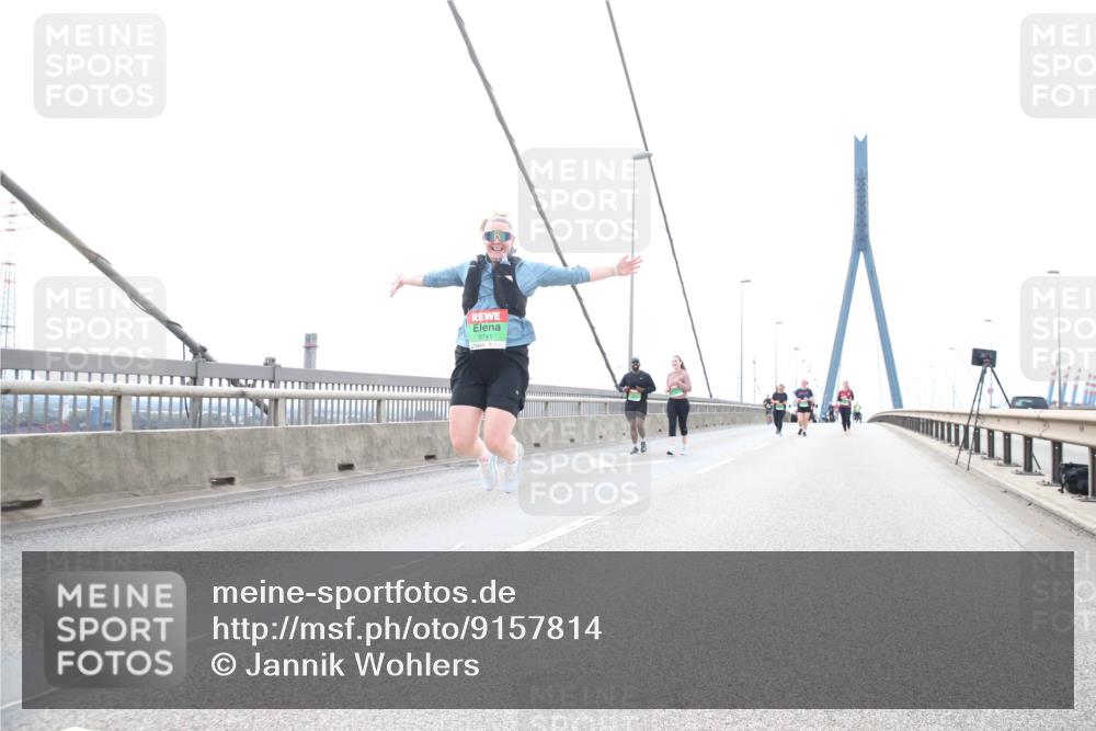03.10.2025 - Köhlbrandbrückenlauf Jannik Wohlers http://msf.ph/oto/9157814 03.10.2025 16:09:26 Position 1 8741 meine-sportfotos.de