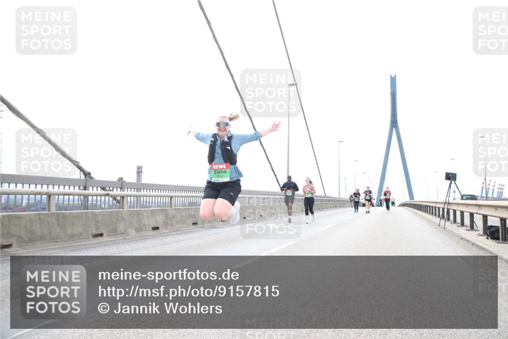 03.10.2025 - Köhlbrandbrückenlauf Jannik Wohlers http://msf.ph/oto/9157815 03.10.2025 16:09:26 Position 1 87411 meine-sportfotos.de