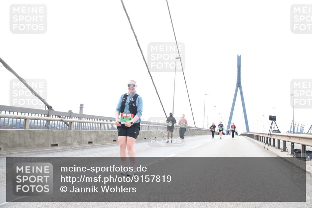 03.10.2025 - Köhlbrandbrückenlauf Jannik Wohlers http://msf.ph/oto/9157819 03.10.2025 16:09:26 Position 1  meine-sportfotos.de