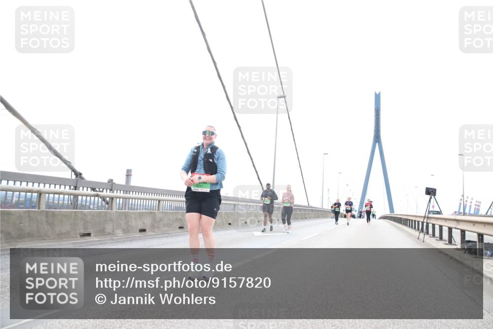 03.10.2025 - Köhlbrandbrückenlauf Jannik Wohlers http://msf.ph/oto/9157820 03.10.2025 16:09:26 Position 1 8741, 115 meine-sportfotos.de