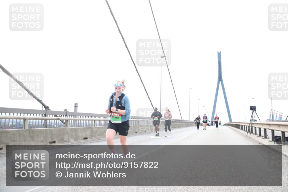 03.10.2025 - Köhlbrandbrückenlauf Jannik Wohlers http://msf.ph/oto/9157822 03.10.2025 16:09:26 Position 1 8741 meine-sportfotos.de