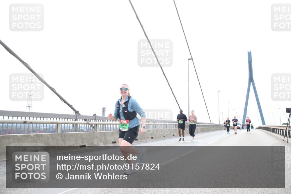 03.10.2025 - Köhlbrandbrückenlauf Jannik Wohlers http://msf.ph/oto/9157824 03.10.2025 16:09:27 Position 1 8741 meine-sportfotos.de