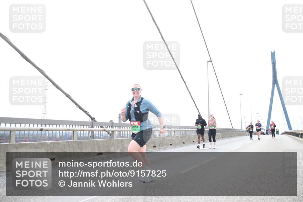 03.10.2025 - Köhlbrandbrückenlauf Jannik Wohlers http://msf.ph/oto/9157825 03.10.2025 16:09:27 Position 1 8741 meine-sportfotos.de