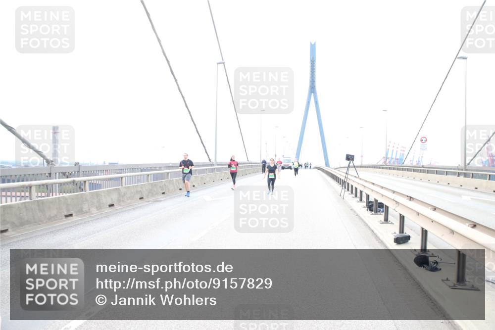 03.10.2025 - Köhlbrandbrückenlauf Jannik Wohlers http://msf.ph/oto/9157829 03.10.2025 16:09:41 Position 1  meine-sportfotos.de