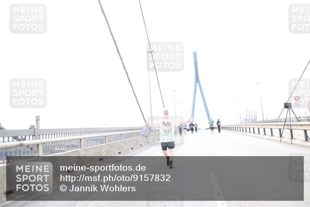 03.10.2025 - Köhlbrandbrückenlauf Jannik Wohlers http://msf.ph/oto/9157832 03.10.2025 16:10:09 Position 1  meine-sportfotos.de