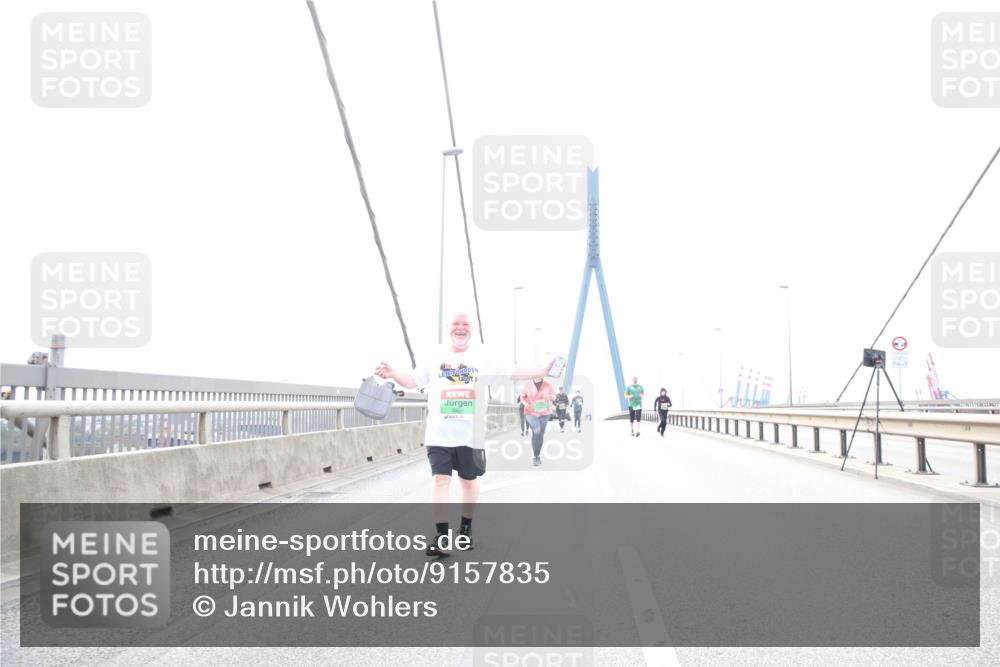 03.10.2025 - Köhlbrandbrückenlauf Jannik Wohlers http://msf.ph/oto/9157835 03.10.2025 16:10:10 Position 1  meine-sportfotos.de