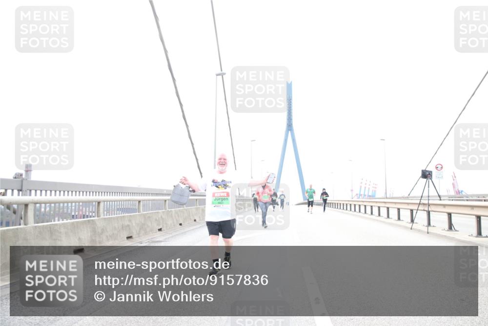 03.10.2025 - Köhlbrandbrückenlauf Jannik Wohlers http://msf.ph/oto/9157836 03.10.2025 16:10:10 Position 1  meine-sportfotos.de