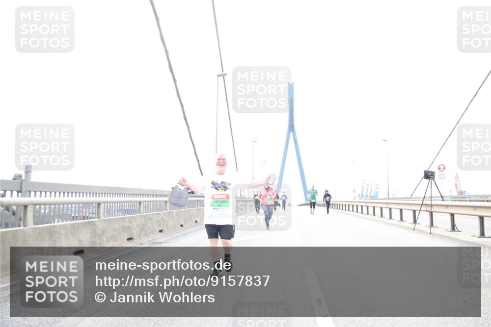 03.10.2025 - Köhlbrandbrückenlauf Jannik Wohlers http://msf.ph/oto/9157837 03.10.2025 16:10:10 Position 1 8538 meine-sportfotos.de