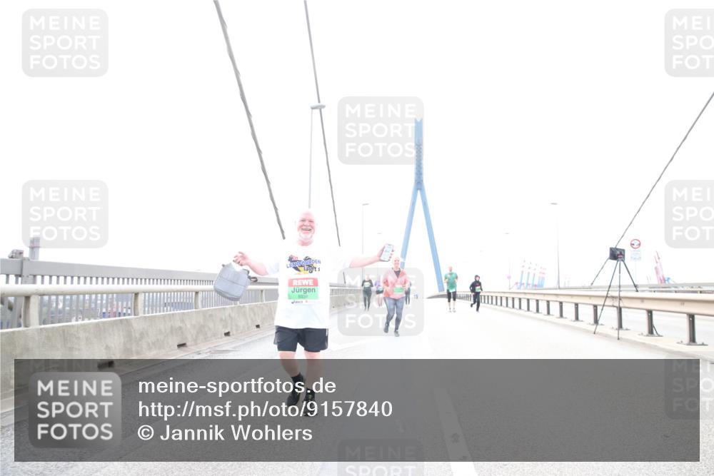 03.10.2025 - Köhlbrandbrückenlauf Jannik Wohlers http://msf.ph/oto/9157840 03.10.2025 16:10:11 Position 1 8538 meine-sportfotos.de