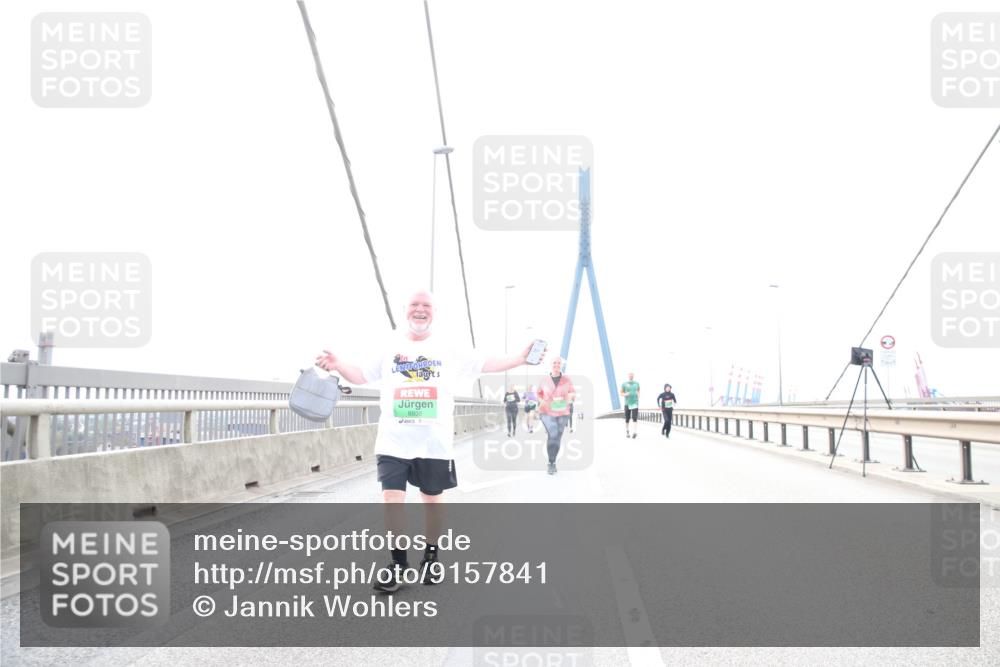 03.10.2025 - Köhlbrandbrückenlauf Jannik Wohlers http://msf.ph/oto/9157841 03.10.2025 16:10:11 Position 1 8538 meine-sportfotos.de