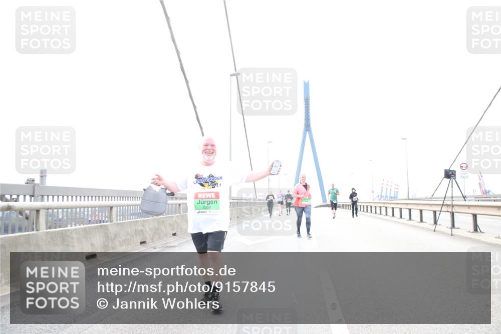 03.10.2025 - Köhlbrandbrückenlauf Jannik Wohlers http://msf.ph/oto/9157845 03.10.2025 16:10:11 Position 1 8538 meine-sportfotos.de