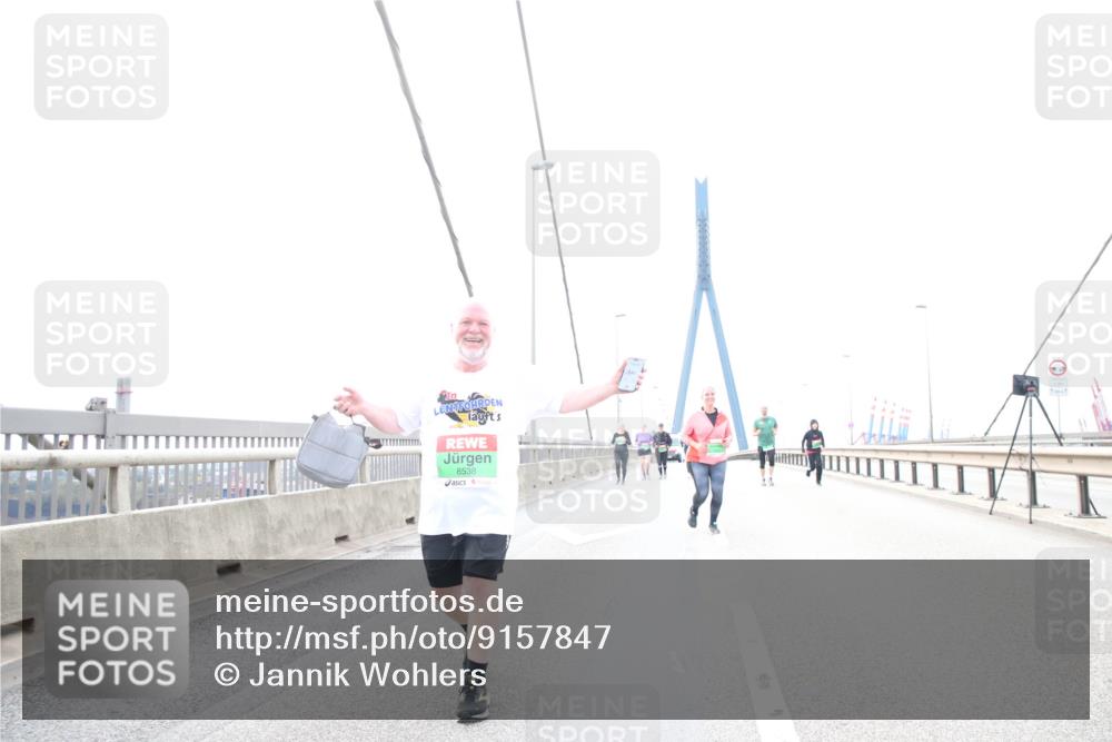 03.10.2025 - Köhlbrandbrückenlauf Jannik Wohlers http://msf.ph/oto/9157847 03.10.2025 16:10:11 Position 1 8538 meine-sportfotos.de